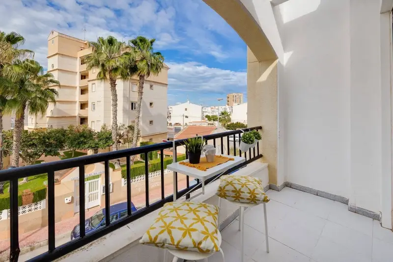 Piso en alquiler Torrevieja cerca de la playa con piscina