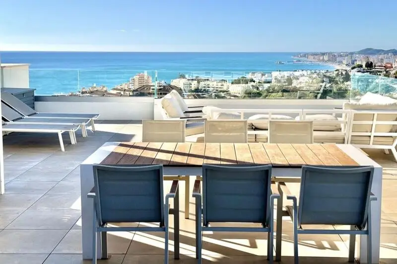 Atico Lujo 3 Dormitorios Terrazas Vistas Mar Fuengirola