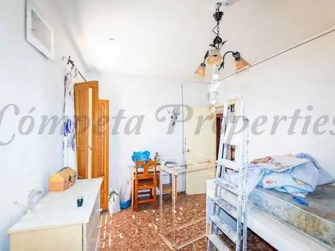 Casa Rural con 4 Dormitorios y Vistas Panorámicas en Frigiliana
