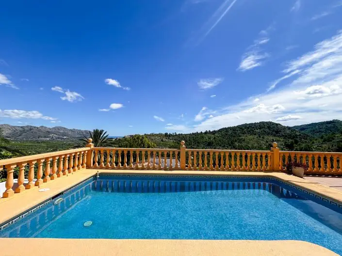 Villa en Venta Orba 3 Dormitorios Piscina Jardin