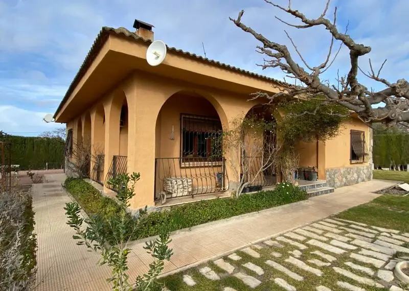 Villa en Venta Sax Alicante 3 Dormitorios Piscina Establo