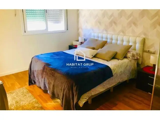 Piso en Venta en Salt Girona 4 habitaciones 2 baños Parking Trastero
