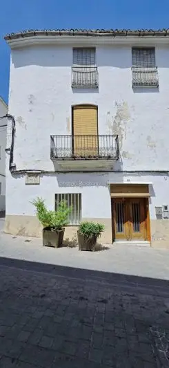 6 Bed Townhouse for sale