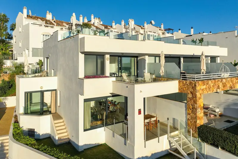 Villa de Lujo 4 Dormitorios Alquiler Milla de Oro Marbella