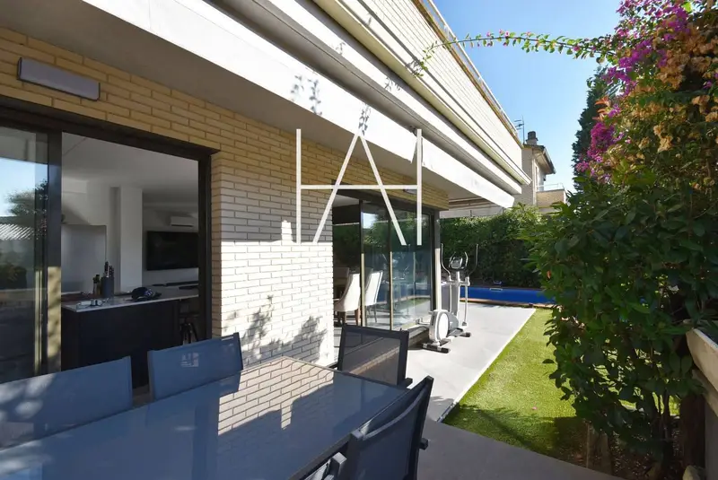 Chalet en Venta Sant Vicenc de Montalt con Piscina y Placas Fotovoltaicas