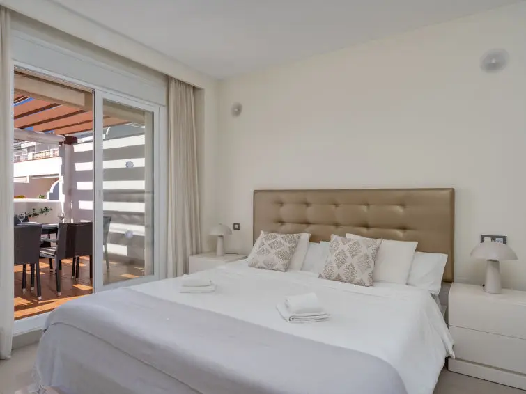 Apartamento 2 Dormitorios Estepona Alquiler