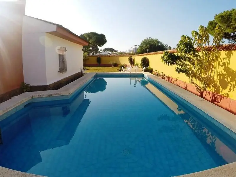 Chalet con Piscina y Jardin en El Puerto de Santa Maria