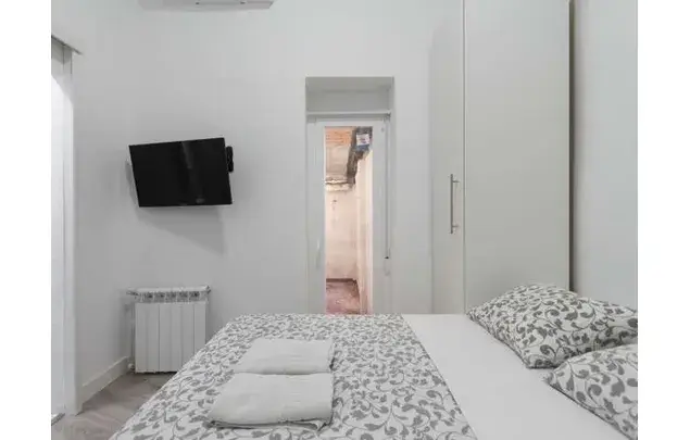 Estudio Minimalista en Salamanca cerca del Retiro