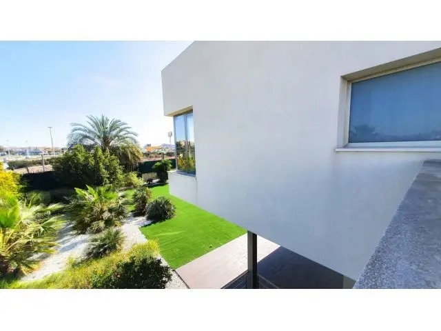 Vivienda Unifamiliar de Lujo en Alquiler Elche