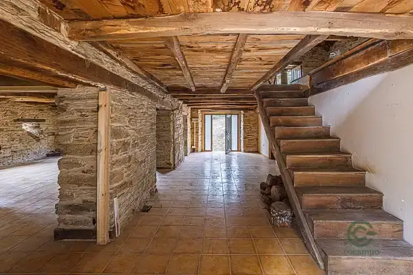 Casa Rural con Pajar en Becerreá 055ha Ideal para Retiro