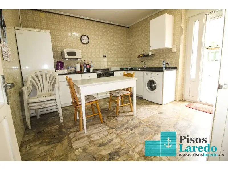 Venta Casa 1 Habitacion Laredo Centro