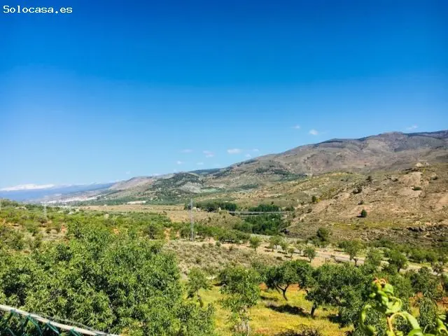 Cortijo con Terreno en Venta en Fondon