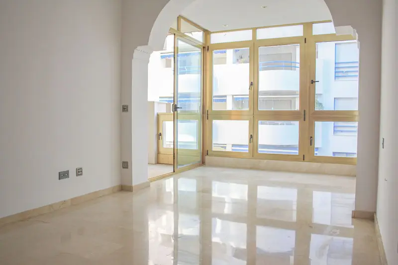 Apartamento 2 Dormitorios Marbella Primera Linea de Playa