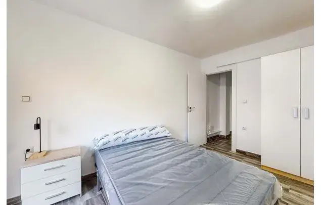 Habitaci
ón 130m
² Catarroja Estancia Media Larga