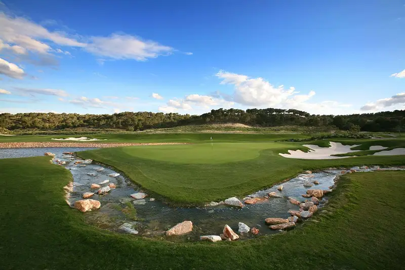 Villa de Lujo con Piscina en Las Colinas Golf