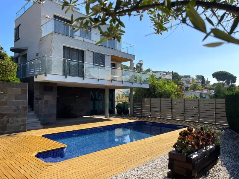 Villa en venta en Cala Canyelles Lloret de Mar