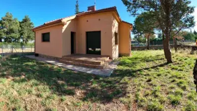 Chalet adosado en venta en Travesía Apeadero