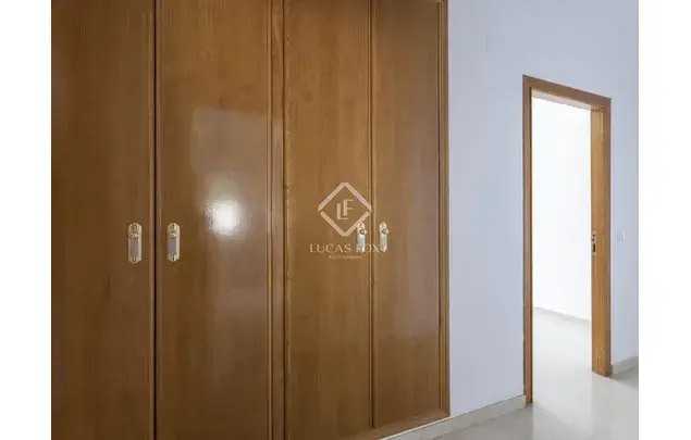 Casa en venta 5 dormitorios 400m2 Requena