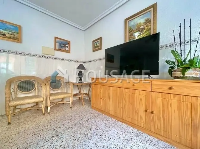 Piso en venta en Torrevieja 6 dormitorios 2 baños cerca de la playa