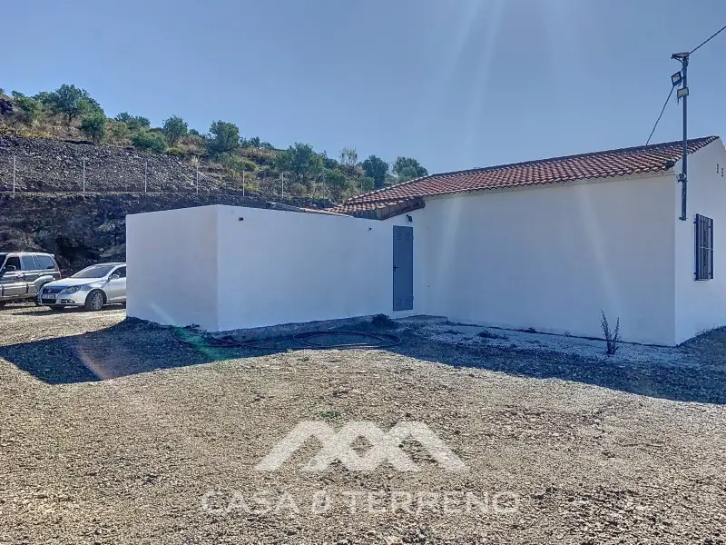 Casa Rural Soleada en Pilarejo con Amplio Terreno