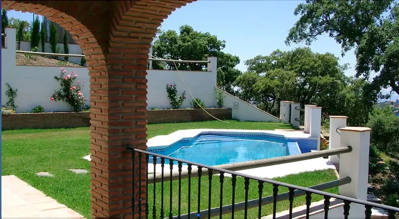 Chalet en Venta Casares Malaga Villa con Piscina Infinita