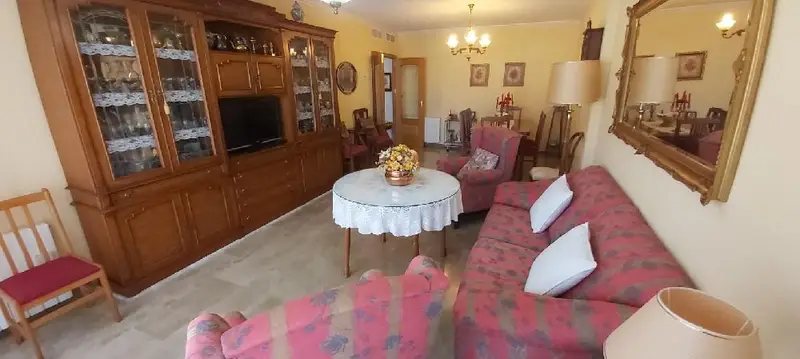 Venta Piso Plaza de Toros Villena 145m2 3 habitaciones 2 baños Patio