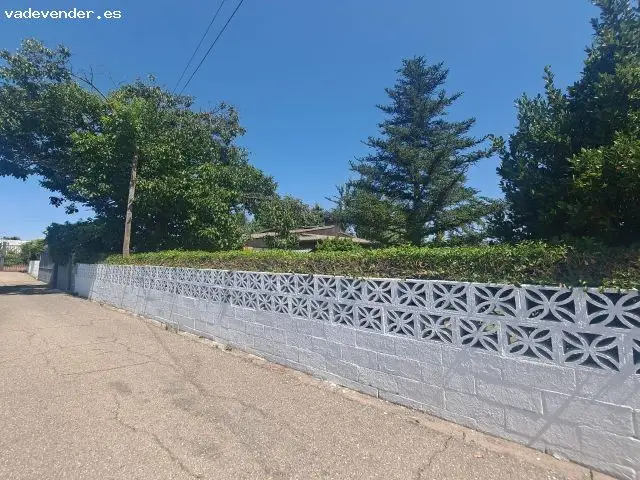 Chalet Independiente en Overuela Valladolid con Piscina y Jardin