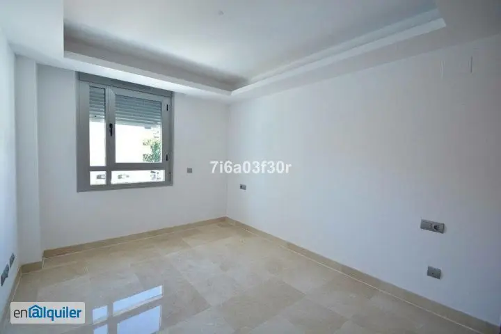 Alquiler Piso San Pedro Alcántara: 3 Dorm, Piscina, Aire Acondicionado