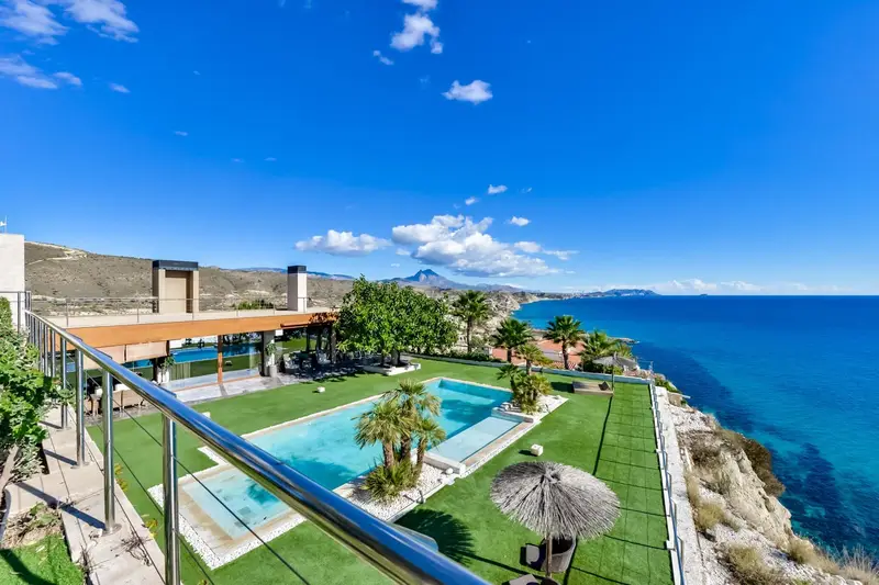 Chalet de Lujo en Primera Línea de Mar en El Campello