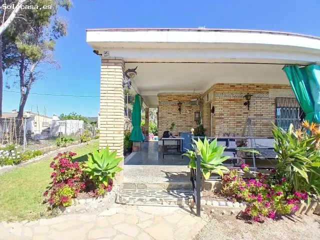 Chalet en Venta en Cubelles con Piscina