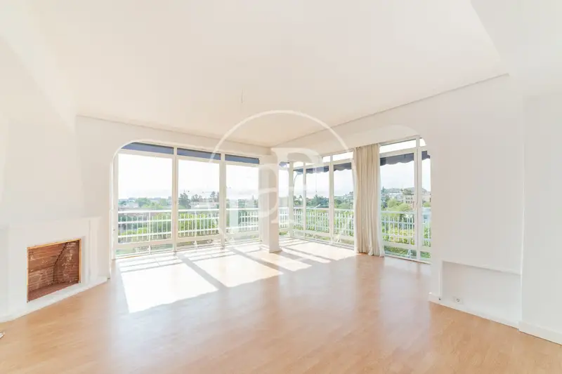 Alquiler Piso 111m² Chamartín  2 Dormitorios 2 Baños Garaje Piscina