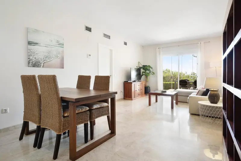Apartamento 2 Dormitorios Primera Linea de Playa Estepona