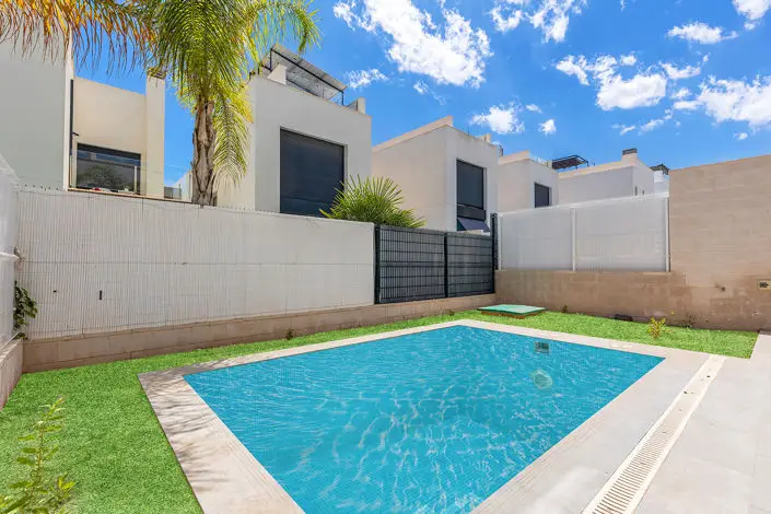 Villa Moderna 3 Dormitorios Villamartin Piscina Privada