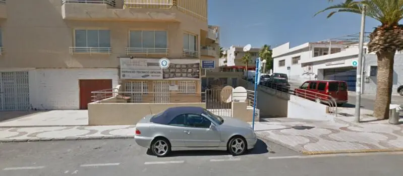 Local Comercial en Garrucha 150m2 con Terraza
