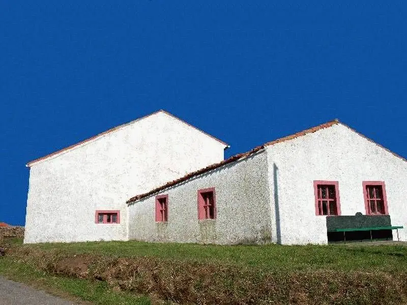 Venta Casa con Jardin en Ferrero Gozon