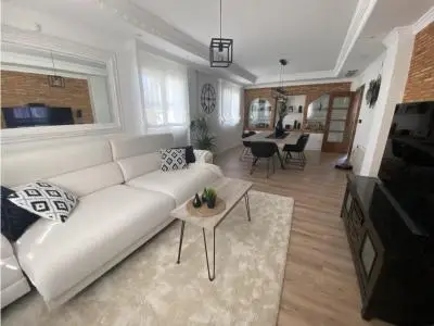 Chalet con Piscina Privada en Bétera Vistas Sierra Calderona