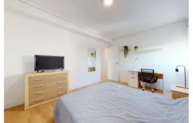 Habitaci
ón 165m
² Castelló de la Plana Estancia Media Larga