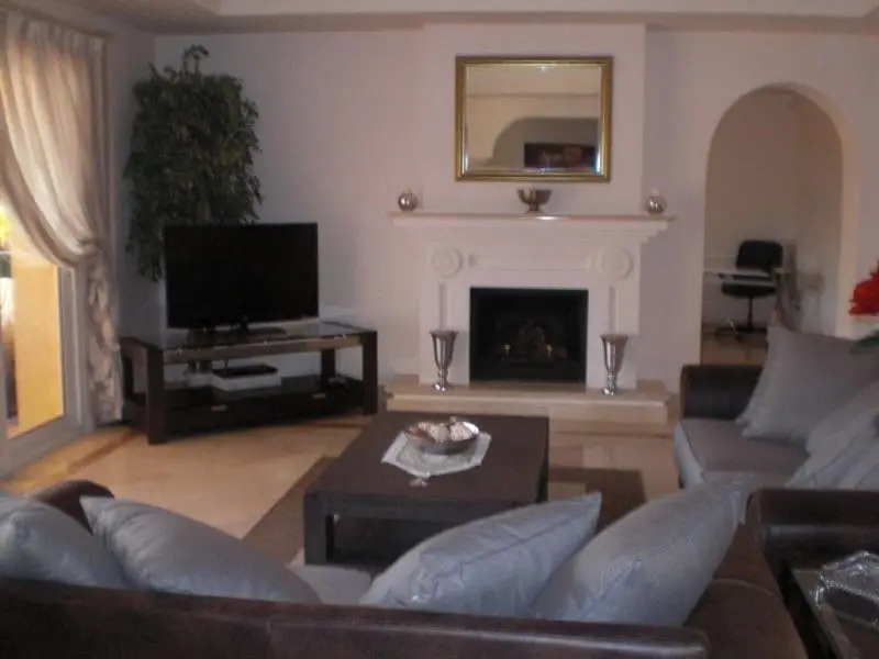 Chalet en Venta en Marbella 7 Dormitorios Piscina Privada