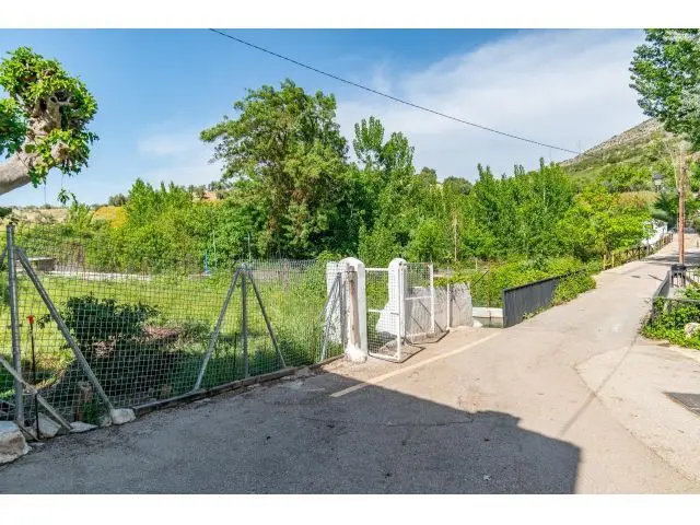 Casa con Enorme Parcela en Riofrío