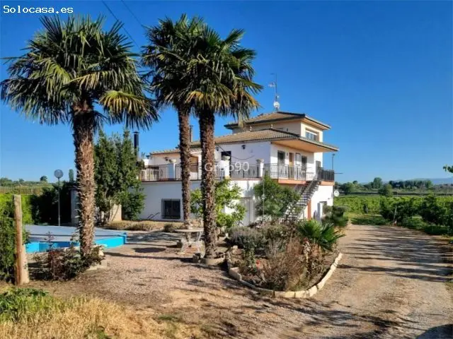 Chalet en Vilanova de Segrià con Piscina y Amplia Parcela