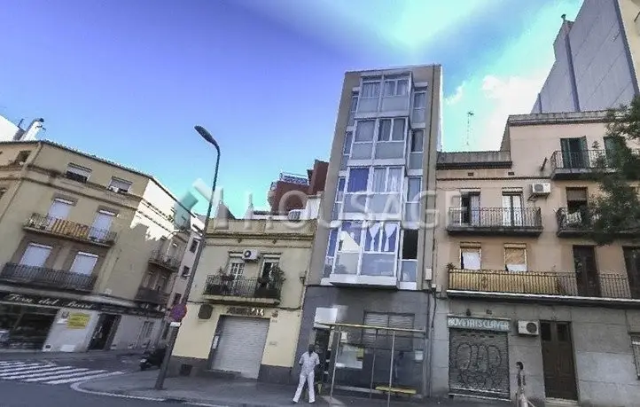 Piso en venta en Barcelona cerca de Navas