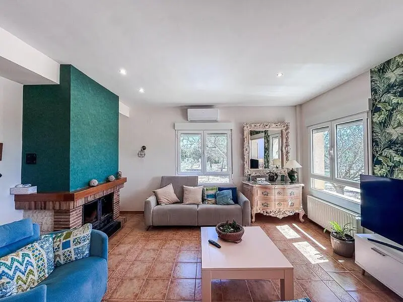 Villa Independiente con Piscina en Yecla 4 Dormitorios