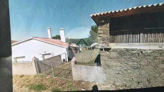 Casa en O Pino con Finca de 24000m2