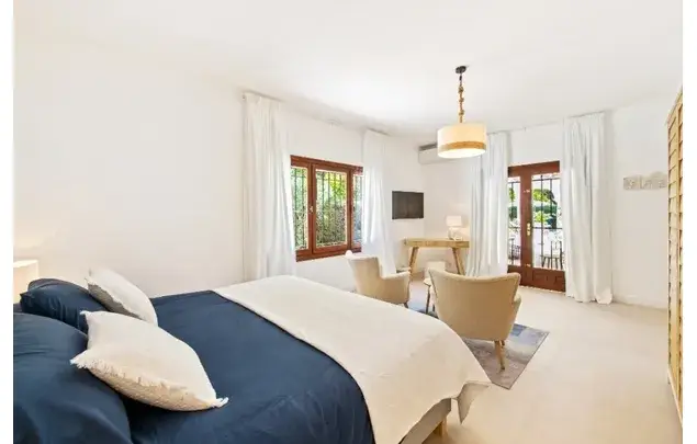 Casa en alquiler Estepona 4 dormitorios 850m²