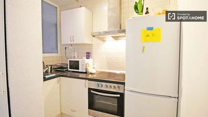 Apartamento 2 Dormitorios 1 Ba
Atico en Barcelona