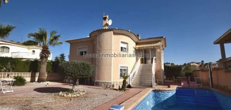 Villa en Venta Quesada 4 Dormitorios Piscina