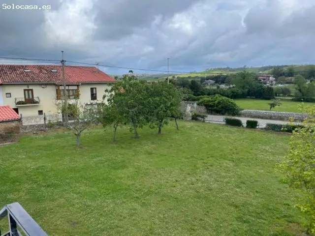 Chalet con Terreno y Garaje en Arnuero