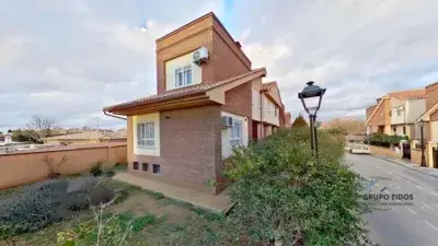 Casa pareada en venta en Ogíjares