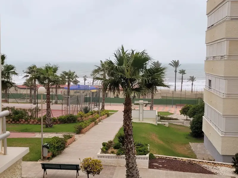Apartamento en venta en Alicante con piscina y terraza
