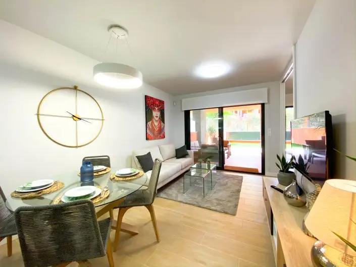 Apartamento en Villamartin 2 Dormitorios y Gran Jardin